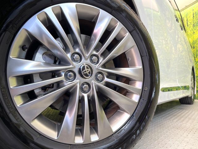 �y�����A���~�z�C�[���z�O�ςɃ}�b�`���������A���~�z�C�[���𑕒����Ă���܂��B�e��ЊO�A���~�z�C�[����A�X�^�b�h���X�^�C�����戵�����Ă���܂��B���񂲑��k����������