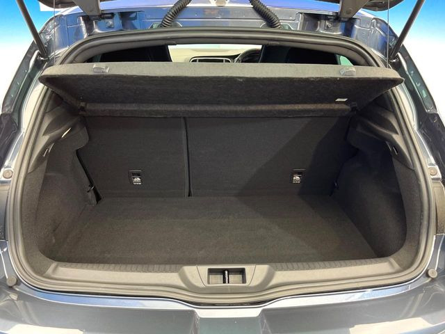 ●トランクルーム:趣味が広がる収容スペース!これだけの広さがあればお買い物やレジャーなどにも最適です!使用感も少なくきれいな状態を維持しております。