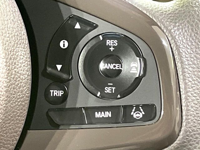 �y�A�_�v�e�B�u�N���[�Y�R���g���[���z�������H�ł̒��������s���y��!!�����ő��x��ۂN���[�Y�R���g���[�����A�Փˌy���V�X�e���ƘA�g���A�O���̎ԗ������m���ĎԊԂ�ۂ悤�ɑ��x���߂��Ă���܂�!!