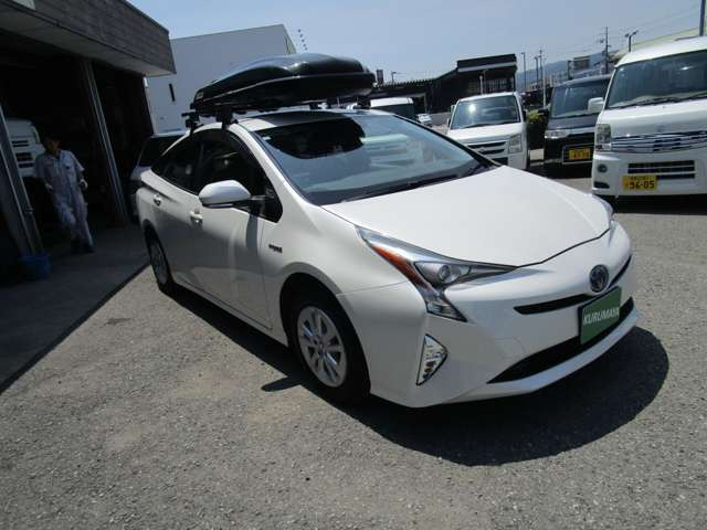 プリウス1.8 S ツーリングセレクション E-Four 4WD