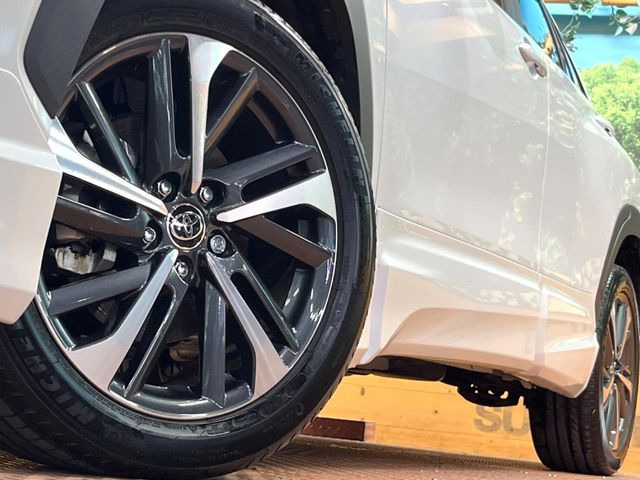 �y����18�C���`�A���~�z�C�[���z�O�ςɃ}�b�`���������A���~�z�C�[���𑕒����Ă���܂��B�e��ЊO�A���~�z�C�[����A�X�^�b�h���X�^�C�����戵�����Ă���܂��B���񂲑��k����������