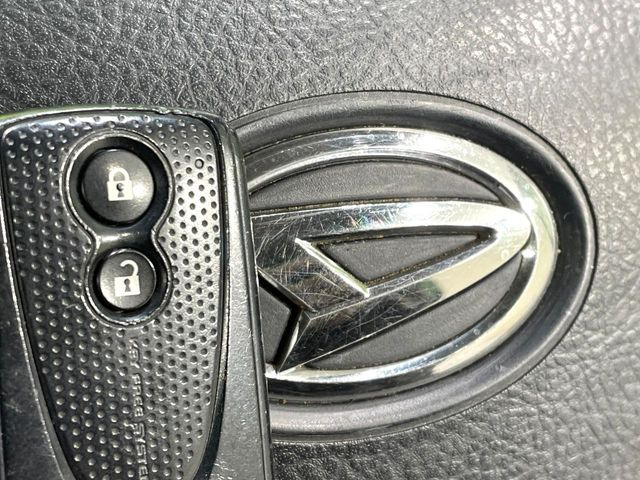 �y�L�[�t���[�V�X�e���z�J�o����|�P�b�g�ɓ��ꂽ�܂܂ł��h�A�̎{���E�������\�ȃX�}�[�g�L�[�𑕔��B�G���W���̃I���E�I�t�����J�M�����o���K�v����������Ƃ��Ă��֗��ł���