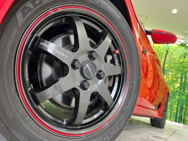 �y16�C���`�A���~�z�C�[���z�O�ςɃ}�b�`�����A���~�z�C�[���𑕒����Ă���܂��B�e��A���~�z�C�[����A�X�^�b�h���X�^�C�����戵�����Ă���܂��B���񂲑��k����������