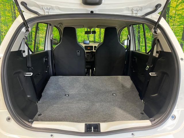 ���i�̂���������ʋ΁A���}���ɏ\���ȉ׎��X�y�[�X���m�ۂ��Ă���܂��B�Z�J���h�V�[�g��|���ƁA�傫�ȉו��̐ύڂ��\�ł���