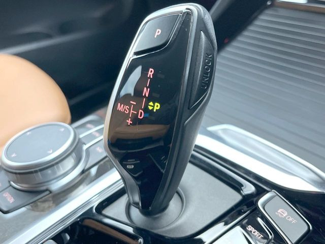 ��MT���[�h�t��AT:�ʏ�͎����ł����Ȃ���ϑ�(�M�A�`�F���W)���h���C�o�[�̑���ɂ���ĈӐ}�I�ɕς�����V�X�e���ł��B����w���i�̃h���C�u�����y���݂��������܂�!