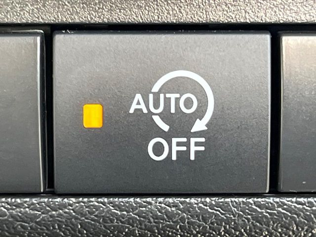 �y�A�C�h�����O�X�g�b�v�z�ԐM����a�؂Œ�Ԃ����ۂɃG���W�����~���A���ʂȔR���̏����}���܂��B�R��������ی�ɂȂ���@�\��G���W���̓u���[�L�𗣂��΍Ďn�����܂��B