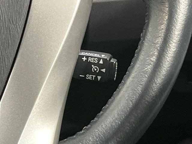 �y�N���[�Y�R���g���[���z�������H�����N���N���s�B�A�N�Z���𗣂��Ă���葬�x�ő��s���ł��A�������^�]���̕��S���y��!�����E�������ȒP�ȃX�C�b�`����Œ����ł��܂��B