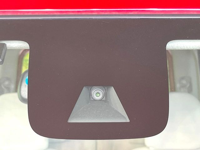 �y�C���e���W�F���g�G�}�[�W�F���V�[�u���[�L�z�t�����g�J�����őO���̎ԗ�����s�҂����m�B�Փ˂������Ȏ��͏Փ˔�Q�y���u���[�L���쓮�A�Փˉ�����T�|�[�g�B�����S�Ƀh���C�u�����y���݂��������܂��B