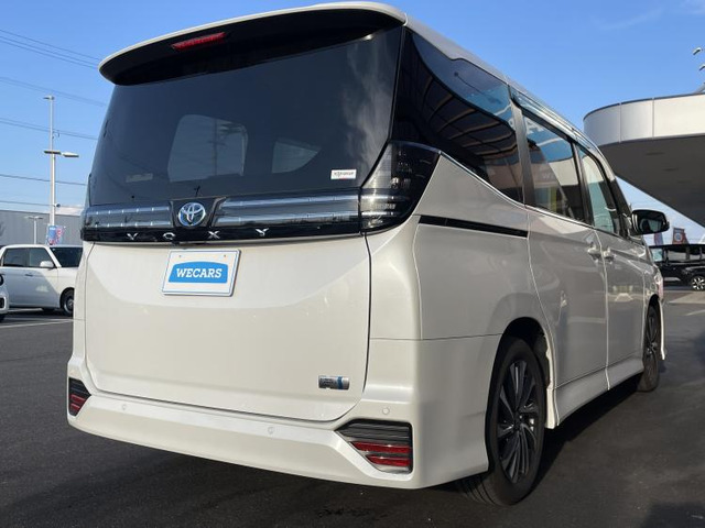 ヴォクシー1.8 ハイブリッド S-Z