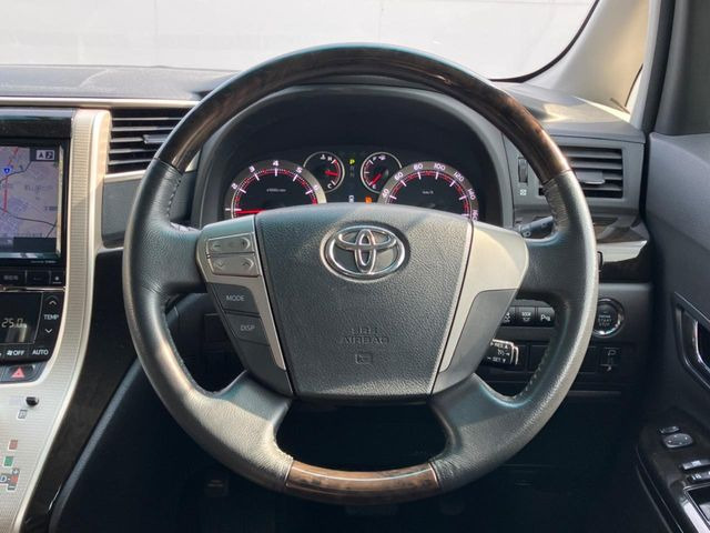 �y�����v�����X�e�A�����O�z�㎿�Ȋv���g�p���邱�ƂŁA��ɂ����������݂ƂĂ��^�]���₷���n���h���ł���