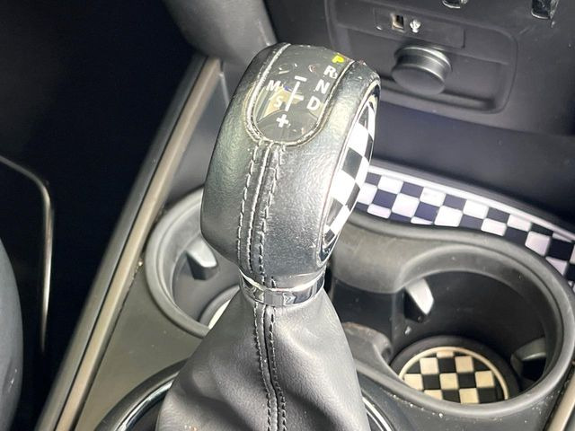 ��MT���[�h�t��AT:�ʏ�͎����ł����Ȃ���ϑ�(�M�A�`�F���W)���h���C�o�[�̑���ɂ���ĈӐ}�I�ɕς�����V�X�e���ł��B����w���i�̃h���C�u�����y���݂��������܂�!