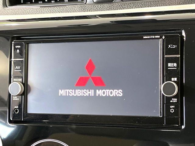 【純正ナビ】人気の純正ナビを装備。オーディオ機能も充実しており、Bluetooth接続すればお持ちのスマホやMP3プレイヤーの音楽を再生可能!毎日の運転がさらに楽しくなります!!