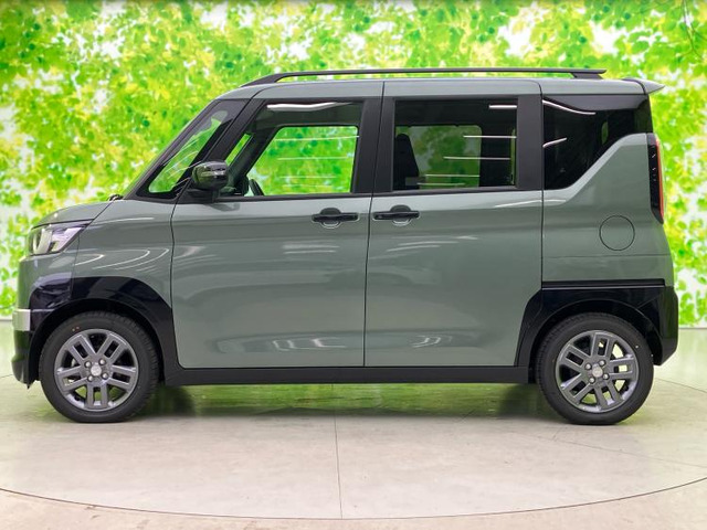 デリカミニT プレミアム 4WD