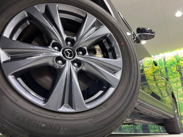 �y����18�C���`�A���~�z�C�[���z�O�ςɃ}�b�`���������A���~�z�C�[���𑕒����Ă���܂��B�e��ЊO�A���~�z�C�[����A�X�^�b�h���X�^�C�����戵�����Ă���܂��B���񂲑��k����������