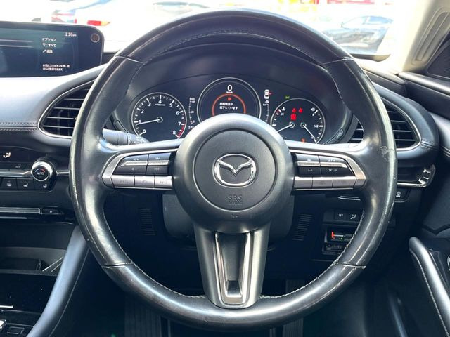 �y�����v�����X�e�A�����O�z�㎿�Ȋv���g�p���邱�ƂŁA��ɂ����������݂ƂĂ��^�]���₷���n���h���ł���