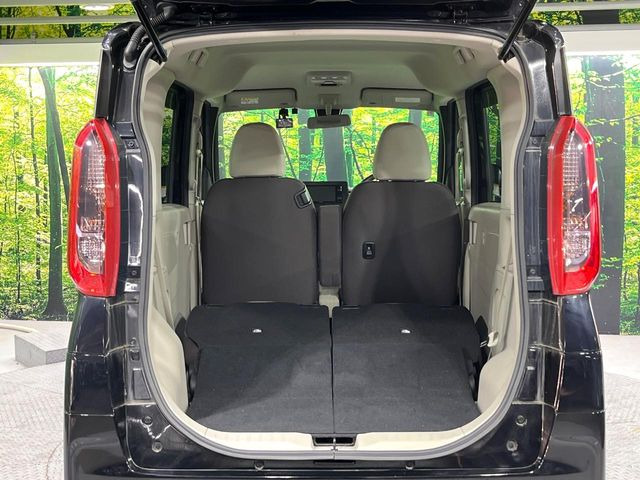 ���i�̂���������ʋ΁A���}���ɏ\���ȉ׎��X�y�[�X���m�ۂ��Ă���܂��B�Z�J���h�V�[�g��|���ƁA�傫�ȉו��̐ύڂ��\�ł���