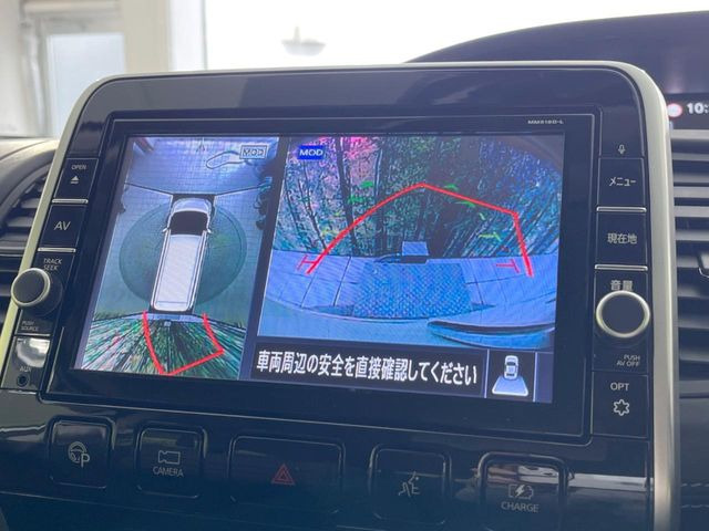 【アラウンドビューモニター】専用のカメラにより、上から見下ろしたような視点で360度クルマの周囲を確認することができます☆死角部分も確認しやすく、狭い場所での切り返しや駐車もスムーズに行えます。