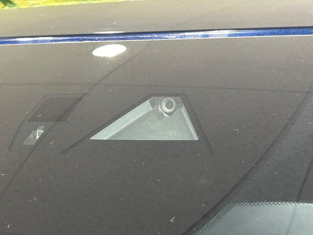 �y�X�}�[�g�V�e�B�u���[�L�T�|�[�g�z�ᑬ���s���ɑO���̎ԗ�����F�����A�Փ˂������Ȏ��͌x��ƃu���[�L�ŏՓˉ���Ɣ�Q�y�����A�V�X�g�B�����S�Ƀh���C�u�����y���݂��������܂��B