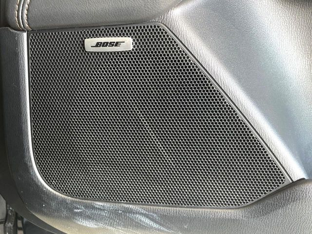 �yBOSE�T�E���h�V�X�e���z���[�J�[�I�v�V�����̍��i�ʃT�E���h�V�X�e���𓋍ځB��p�̃`���[�j���O���{���ꂽ�召�l�X�ȃX�s�[�J�[����ǎ��ȃT�E���h���t�ł��A�Տꊴ���ӂ�鉹����Ԃ����o���܂��B