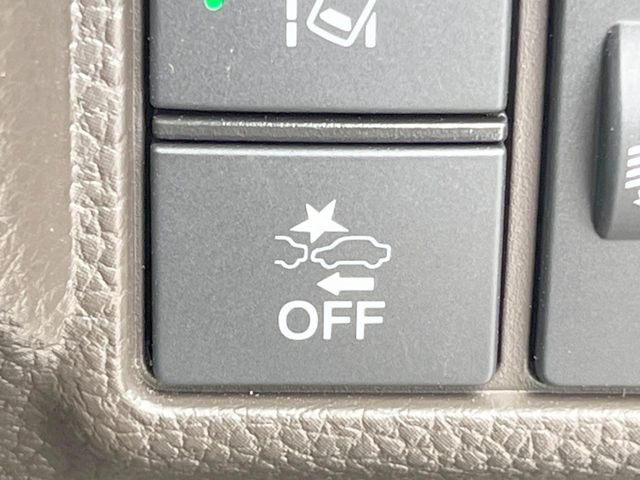 �y�z���_�Z���V���O�z���s���ɑO���̎ԗ�����F�����A�Փ˂������Ȏ��͌x��ƃu���[�L�ŏՓˉ���Ɣ�Q�y�����A�V�X�g�B�����S�Ƀh���C�u�����y���݂��������܂��B