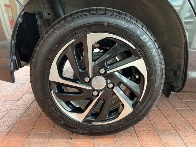 �y����14�C���`�A���~�z�C�[���z�O�ςɃ}�b�`���������A���~�z�C�[���𑕒����Ă���܂��B�e��ЊO�A���~�z�C�[����A�X�^�b�h���X�^�C�����戵�����Ă���܂��B���񂲑��k����������