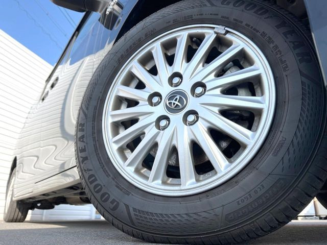 �y����15�C���`�A���~�z�C�[���z�O�ςɃ}�b�`���������A���~�z�C�[���𑕒����Ă���܂��B�e��ЊO�A���~�z�C�[����A�X�^�b�h���X�^�C�����戵�����Ă���܂��B���񂲑��k����������