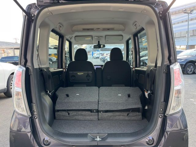 ���i�̂���������ʋ΁A���}���ɏ\���ȉ׎��X�y�[�X���m�ۂ��Ă���܂��B�Z�J���h�V�[�g��|���ƁA�傫�ȉו��̐ύڂ��\�ł���