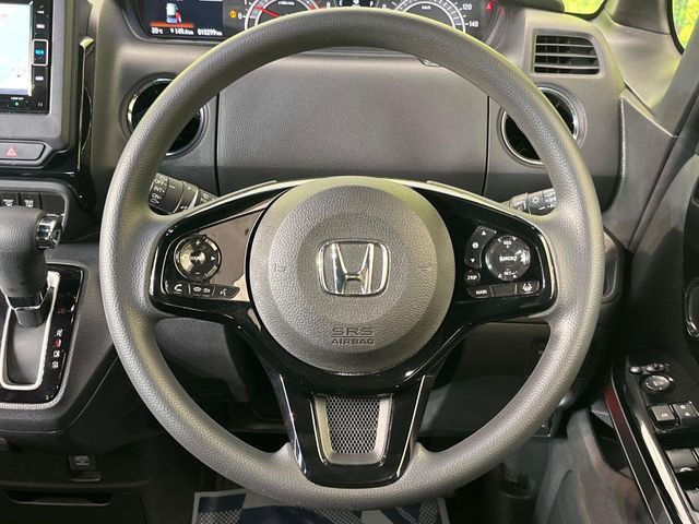 �y�X�e�A�����O�X�C�b�`�z�^�]���A�O������ڐ������炷���ƂȂ��A�I�[�f�B�I���̑��삪�\�ȕ֗��@�\!���S&���K�ȃh���C�u�����o���Ă���܂���