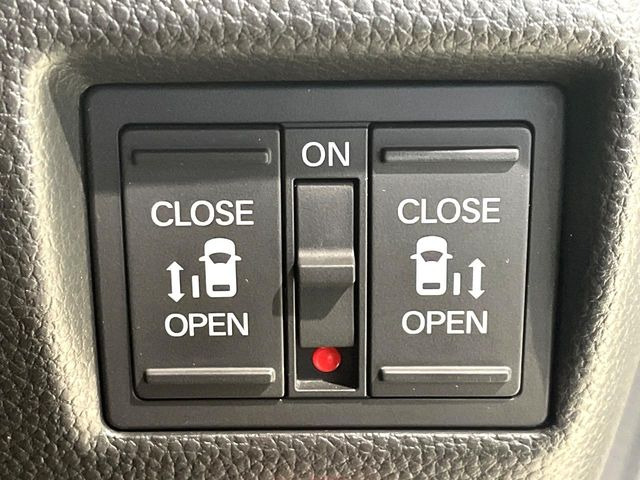 �y�����p���[�X���C�h�h�A�z�X�}�[�g�L�[��^�]�Ȃ̃X�C�b�`�Ō�ȗ����X���C�h�h�A�̊J���\���d��������͂����ăh�A���J����K�v�������A�����Ȃ��q�l�ł��ȒP�ɊJ���߂ł����K�ł���