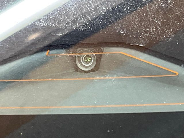 �y�C���e���W�F���g�G�}�[�W�F���V�[�u���[�L�z�t�����g�J�����őO���̎ԗ�����s�҂����m�B�Փ˂������Ȏ��͏Փ˔�Q�y���u���[�L���쓮�A�Փˉ�����T�|�[�g�B�����S�Ƀh���C�u�����y���݂��������܂��B