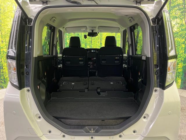 ���i�̂���������ʋ΁A���}���ɏ\���ȉ׎��X�y�[�X���m�ۂ��Ă���܂��B�Z�J���h�V�[�g��|���ƁA�傫�ȉו��̐ύڂ��\�ł���