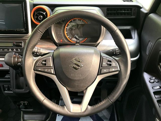 �y�X�e�A�����O�X�C�b�`�z�^�]���A�O������ڐ������炷���ƂȂ��A�I�[�f�B�I���̑��삪�\�ȕ֗��@�\!���S&���K�ȃh���C�u�����o���Ă���܂���