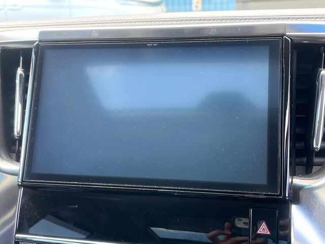 �y10�C���`�����i�r�z�l�C�̏����i�r�𑕔����Ă���܂��B�i�r�̎g���₷���͂������A�I�[�f�B�I�@�\���[��!�L�����v�◷�s�͂������A�ʋ΂┃�����ȂǕ��i�̃h���C�u���y�����Ȃ�͂���