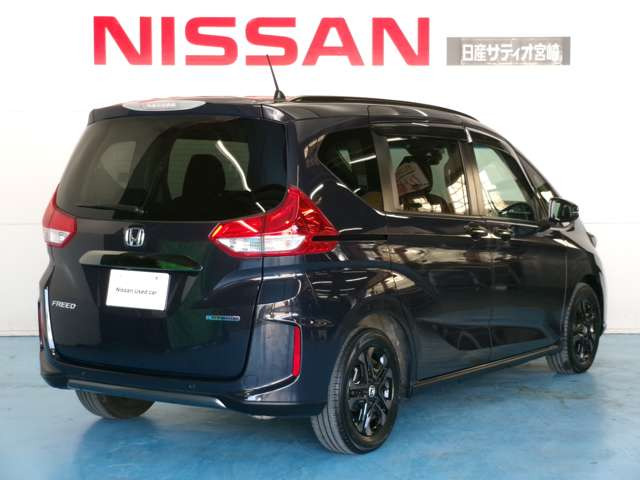 フリード1.5 ハイブリッド クロスター