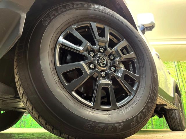 �y�����A���~�z�C�[���z�O�ςɃ}�b�`���������A���~�z�C�[���𑕒����Ă���܂��B�e��ЊO�A���~�z�C�[����A�X�^�b�h���X�^�C�����戵�����Ă���܂��B���񂲑��k����������