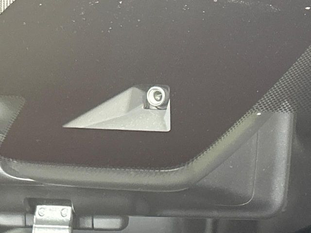 �y�C���e���W�F���g�G�}�[�W�F���V�[�u���[�L�z�t�����g�J�����őO���̎ԗ�����s�҂����m�B�Փ˂������Ȏ��͏Փ˔�Q�y���u���[�L���쓮�A�Փˉ�����T�|�[�g�B�����S�Ƀh���C�u�����y���݂��������܂��B