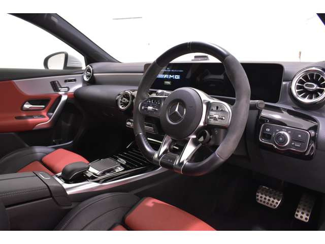 AクラスAMG A45 S 4マチックプラス 4WD