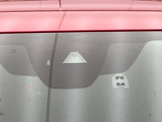 �y�X�}�[�g�u���[�L�T�|�[�g�z���s���ɑO���̎ԗ�����F�����A�Փ˂������Ȏ��͌x��ƃu���[�L�ŏՓˉ���Ɣ�Q�y�����A�V�X�g�B�����S�Ƀh���C�u�����y���݂��������܂��B