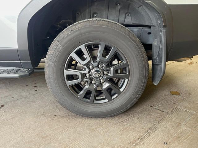 �y����18�C���`�A���~�z�C�[���z�O�ςɃ}�b�`���������A���~�z�C�[���𑕒����Ă���܂��B�e��ЊO�A���~�z�C�[����A�X�^�b�h���X�^�C�����戵�����Ă���܂��B���񂲑��k����������