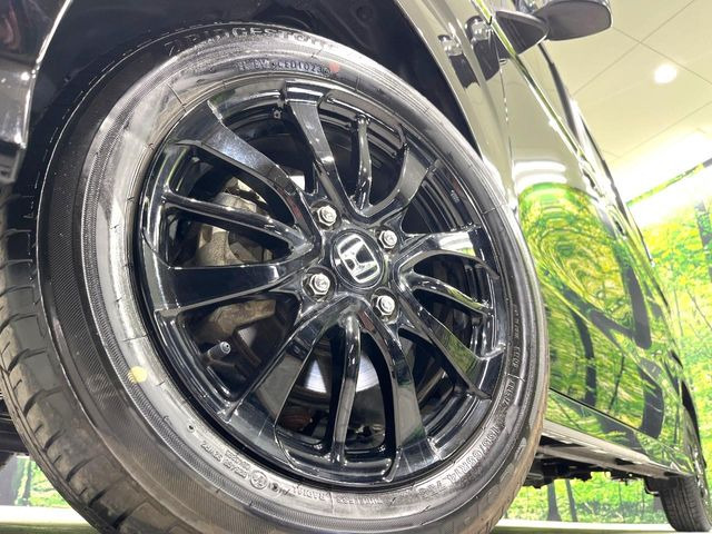 �y����14�C���`�A���~�z�C�[���z�O�ςɃ}�b�`���������A���~�z�C�[���𑕒����Ă���܂��B�e��ЊO�A���~�z�C�[����A�X�^�b�h���X�^�C�����戵�����Ă���܂��B���񂲑��k����������