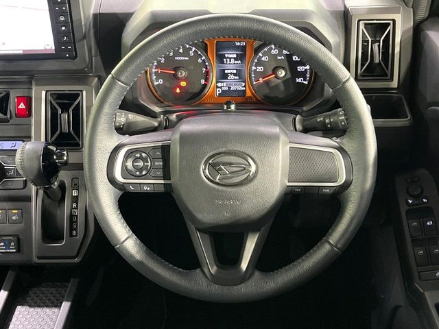 �y�X�e�A�����O�X�C�b�`�z�^�]���A�O������ڐ������炷���ƂȂ��A�I�[�f�B�I���̑��삪�\�ȕ֗��@�\!���S&���K�ȃh���C�u�����o���Ă���܂���