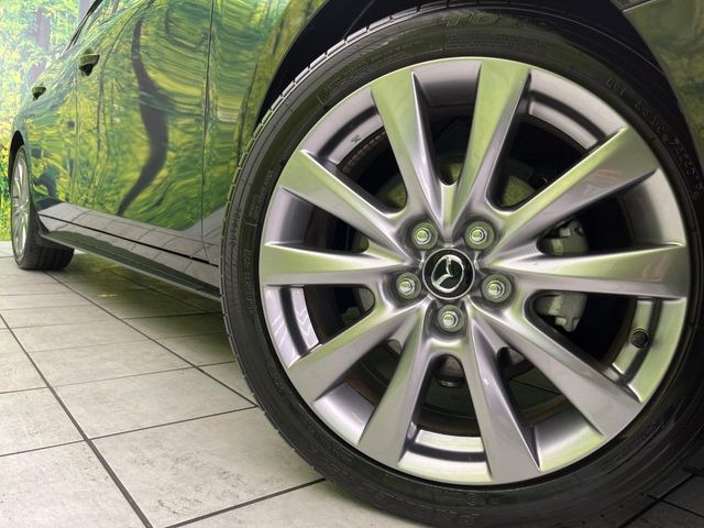 �y����18�C���`�A���~�z�C�[���z�O�ςɃ}�b�`���������A���~�z�C�[���𑕒����Ă���܂��B�e��ЊO�A���~�z�C�[����A�X�^�b�h���X�^�C�����戵�����Ă���܂��B���񂲑��k����������