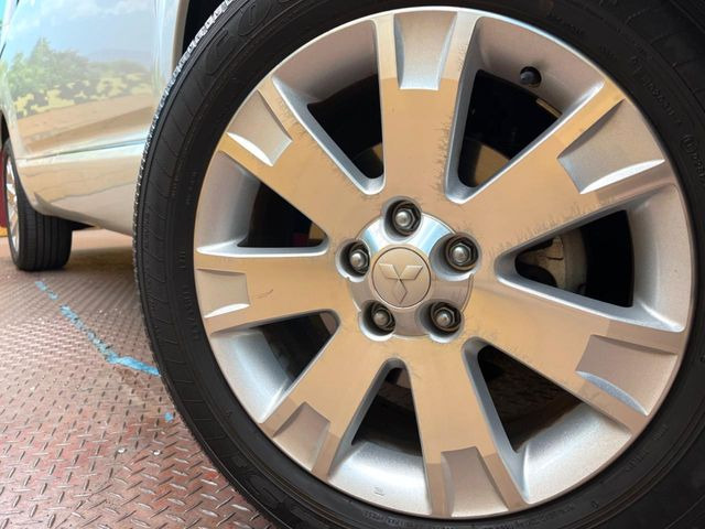 �y����18�C���`�A���~�z�C�[���z�O�ςɃ}�b�`���������A���~�z�C�[���𑕒����Ă���܂��B�e��ЊO�A���~�z�C�[����A�X�^�b�h���X�^�C�����戵�����Ă���܂��B���񂲑��k����������