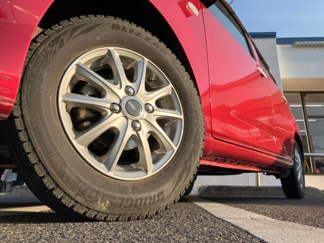 �y13�C���`�A���~�z�C�[���z�O�ςɃ}�b�`�����A���~�z�C�[���𑕒����Ă���܂��B�e��A���~�z�C�[����A�X�^�b�h���X�^�C�����戵�����Ă���܂��B���񂲑��k����������