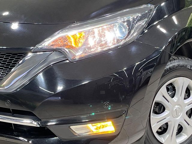 �yLED�w�b�h���C�g�z���V����ԑ��s�����ǍD�Ȏ��E���m�ۂ����S���ĉ^�]�ł��鍂�P�xLED�w�b�h���C�g�𑕔�!�_�����x�������A����d�͂��}�����Ă��܂��B