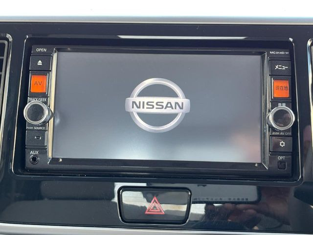 �y�����i�r�z�l�C�̏����i�r�𑕔����Ă���܂��B�i�r�̎g���₷���͂������A�I�[�f�B�I�@�\���[��!�L�����v�◷�s�͂������A�ʋ΂┃�����ȂǕ��i�̃h���C�u���y�����Ȃ�͂���