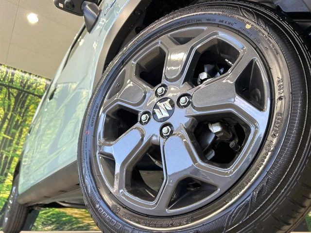 �y����15�C���`�A���~�z�C�[���z�O�ςɃ}�b�`���������A���~�z�C�[���𑕒����Ă���܂��B�e��ЊO�A���~�z�C�[����A�X�^�b�h���X�^�C�����戵�����Ă���܂��B���񂲑��k����������