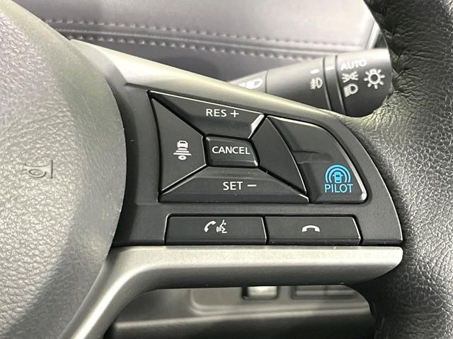 �y�v���p�C���b�g�z�������H�ł̒��������s���y��!!�a�؎��Ə��񑖍s�̃V�[���ŁA�A�N�Z���E�u���[�L�E�X�e�A�����O�������Ő��䂵�A�������^�]�̕��S���y�����Ă���܂���