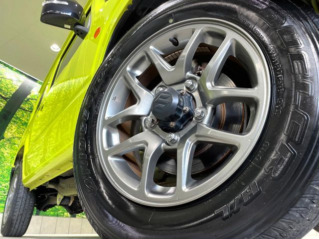 �y����16�C���`�A���~�z�C�[���z�O�ςɃ}�b�`���������A���~�z�C�[���𑕒����Ă���܂��B�e��ЊO�A���~�z�C�[����A�X�^�b�h���X�^�C�����戵�����Ă���܂��B���񂲑��k����������
