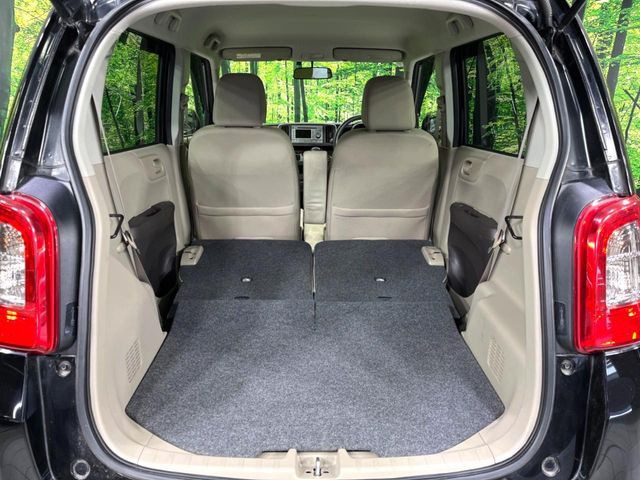 ���i�̂���������ʋ΁A���}���ɏ\���ȉ׎��X�y�[�X���m�ۂ��Ă���܂��B�Z�J���h�V�[�g��|���ƁA�傫�ȉו��̐ύڂ��\�ł���